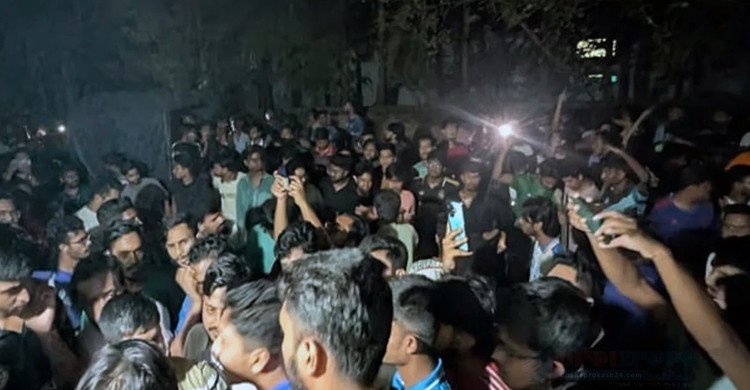 চবি এলাকায় মধ্যরাতে শিক্ষার্থী–স্থানীয়দের সংঘর্ষে আহত ২০